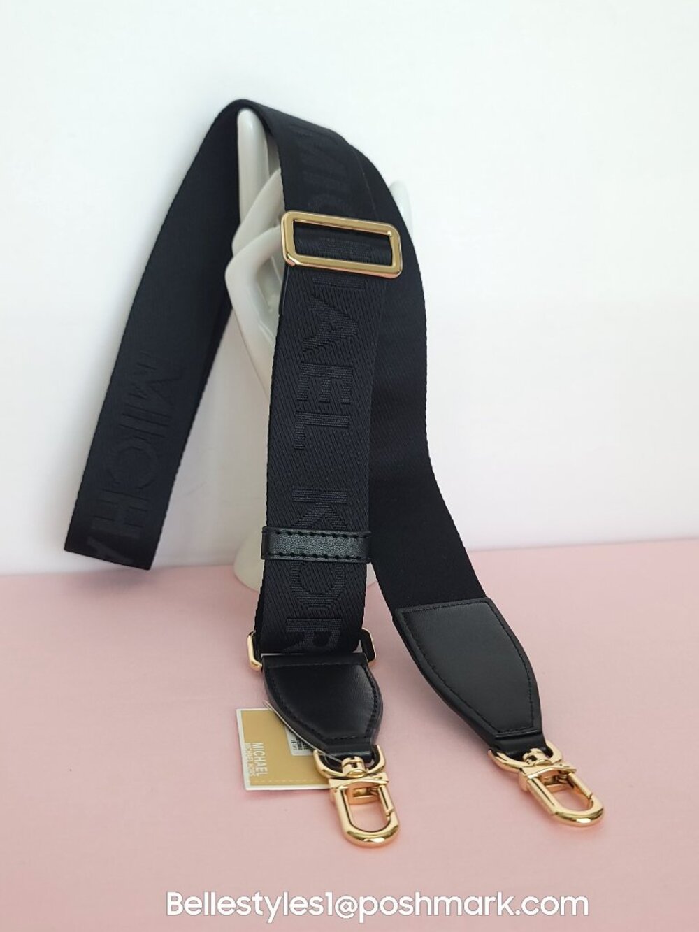 MICHAEL KORS Webbing Strap Signature Logo with Carabiner Clip- Black ⭐ - Picture 6 of 16